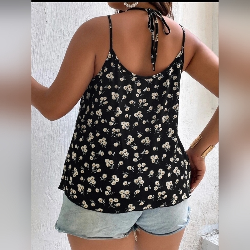 Floral Fake Button Halter Top size:12 - Picture 2 of 5